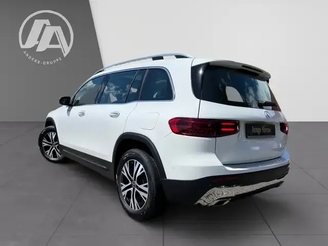 Mercedes-Benz GLB 220