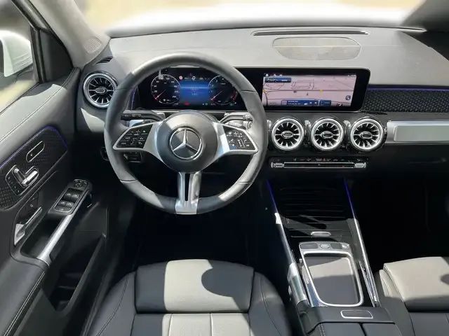 Mercedes-Benz GLB 220
