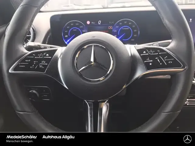 Mercedes-Benz EQB 300