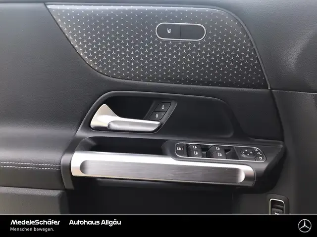 Mercedes-Benz EQB 300
