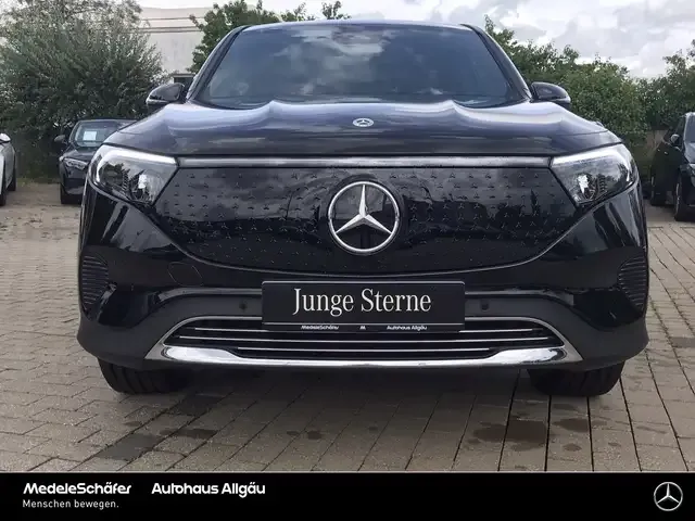 Mercedes-Benz EQB 300