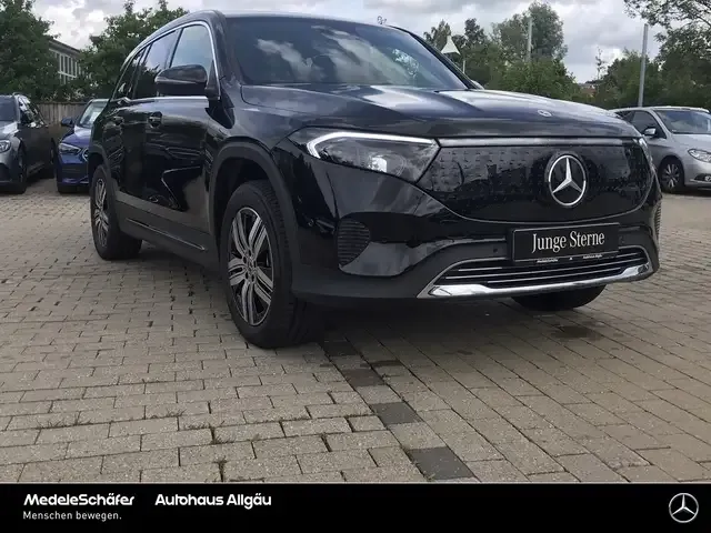 Mercedes-Benz EQB 300