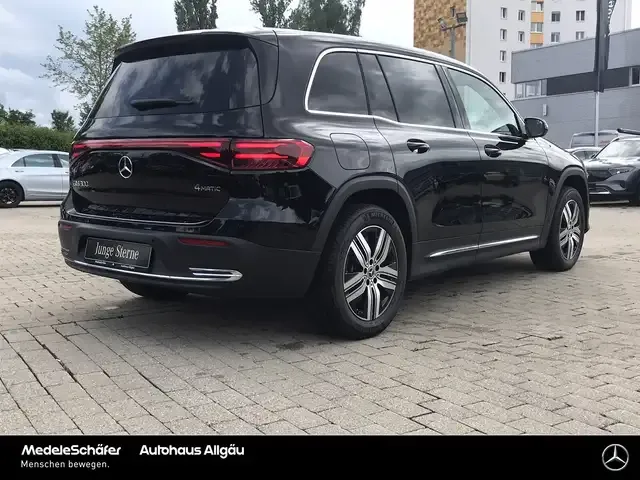 Mercedes-Benz EQB 300