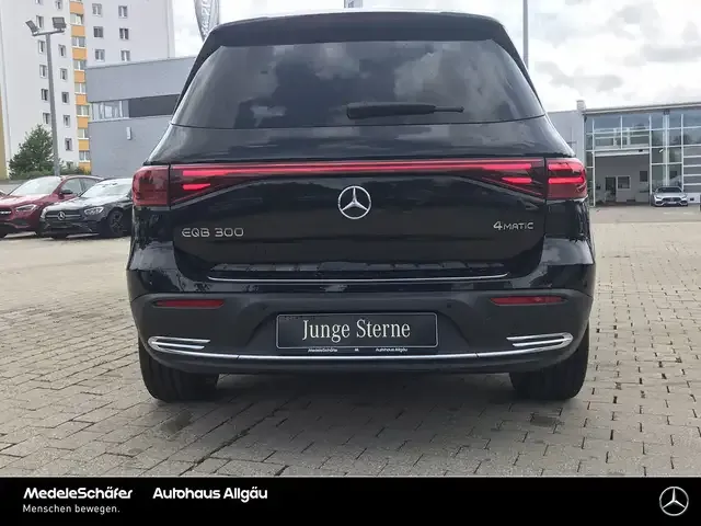 Mercedes-Benz EQB 300