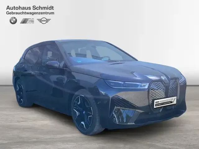 BMW iX
