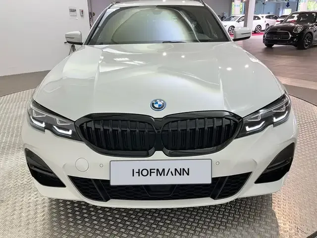 BMW 330