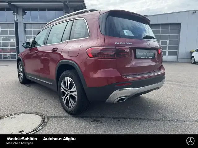 Mercedes-Benz GLB 200