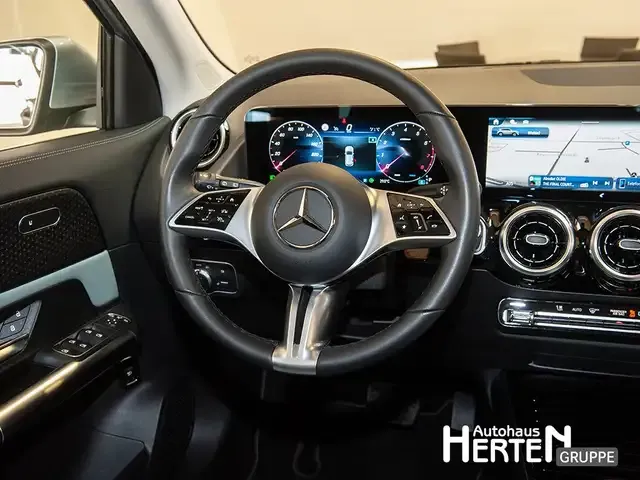 Mercedes-Benz GLA 180