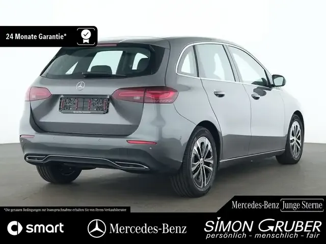 Mercedes-Benz B 180