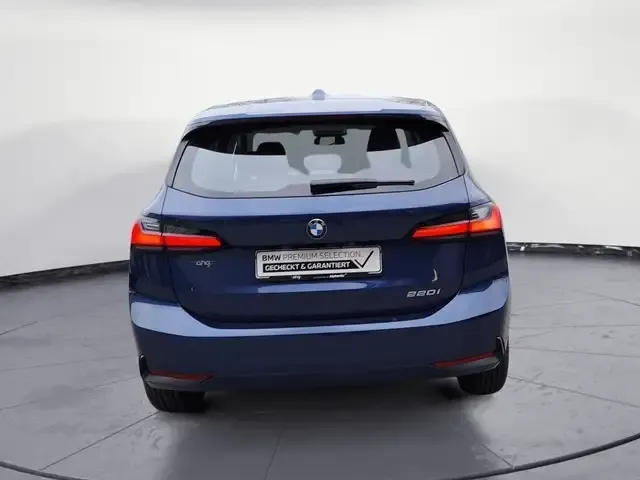 BMW 220
