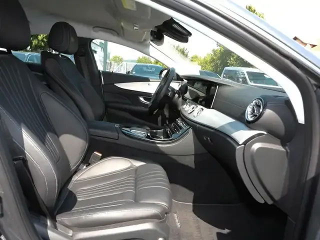 Mercedes-Benz CLS 300
