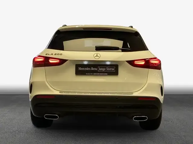 Mercedes-Benz GLA 200
