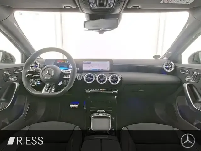 Mercedes-Benz A 45 AMG