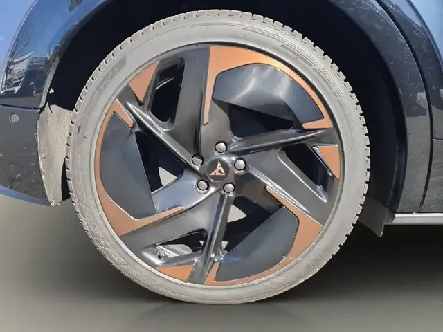 CUPRA Tavascan