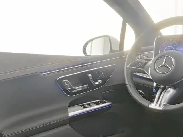 Mercedes-Benz EQE 300