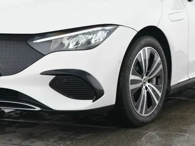 Mercedes-Benz EQE 300