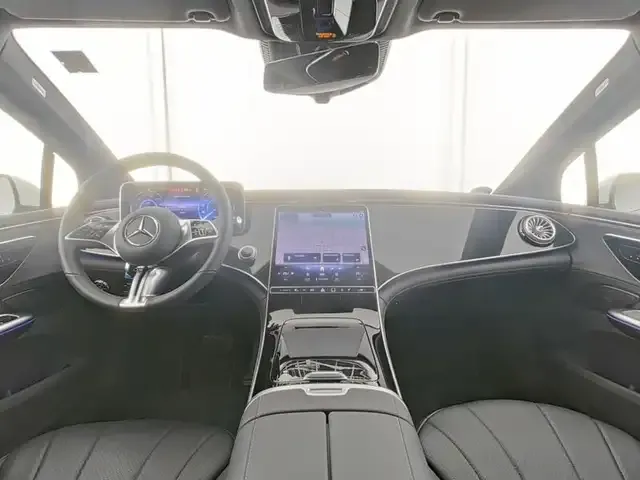 Mercedes-Benz EQE 300
