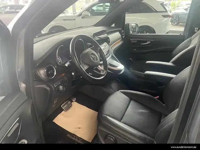 Mercedes-Benz V 250