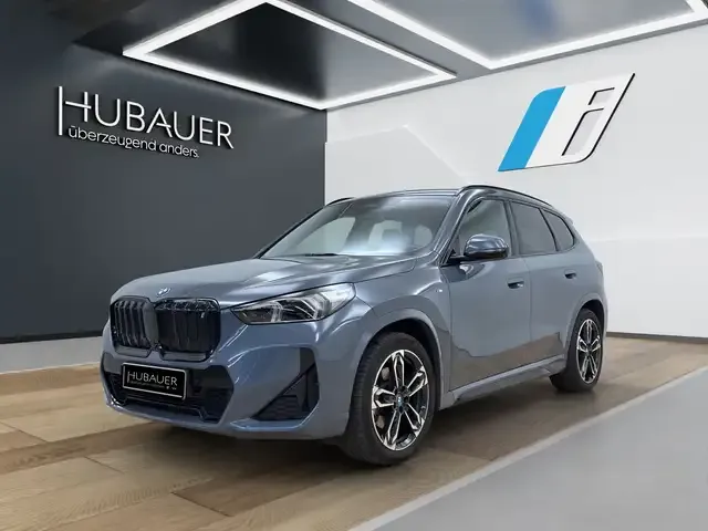 BMW iX1