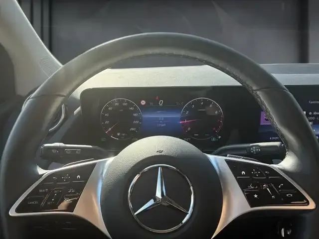 Mercedes-Benz B 200