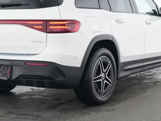 Mercedes-Benz EQB 300