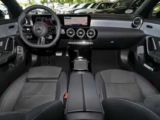 Mercedes-Benz CLA 200