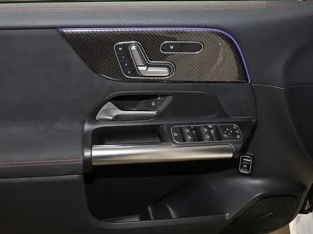 Mercedes-Benz B 220