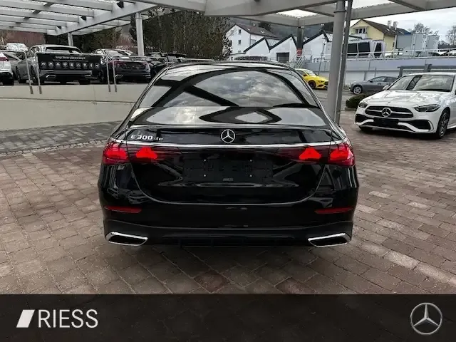 Mercedes-Benz E 300