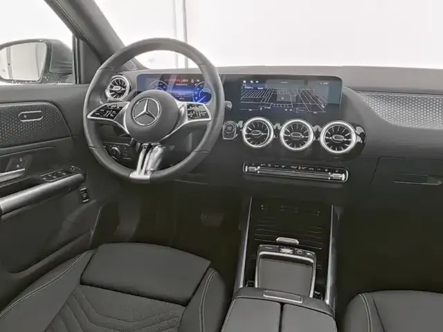 Mercedes-Benz EQA 300