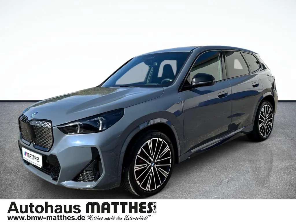 BMW iX1