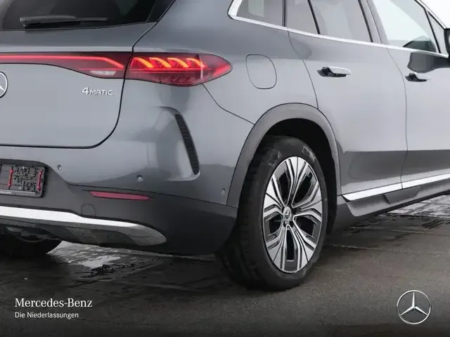 Mercedes-Benz EQE SUV