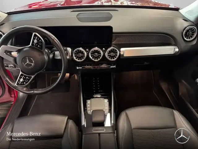 Mercedes-Benz GLB 220