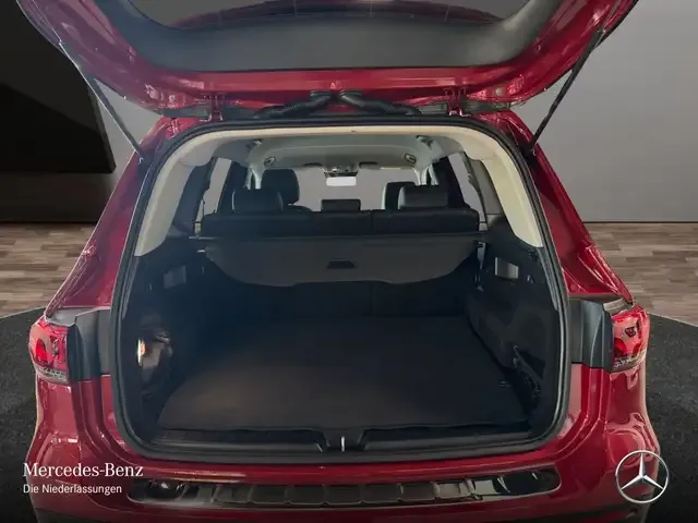 Mercedes-Benz GLB 220