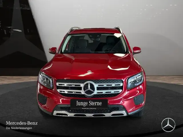 Mercedes-Benz GLB 220