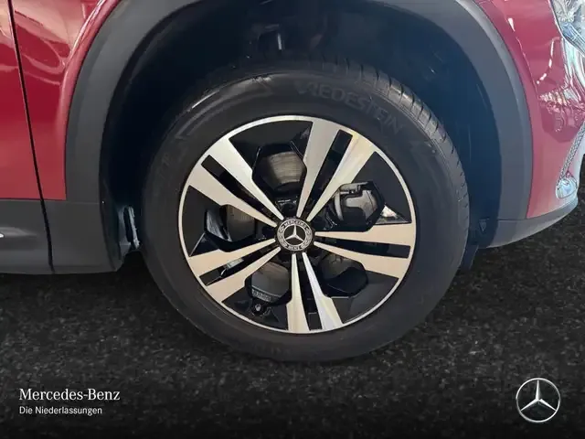 Mercedes-Benz GLB 220