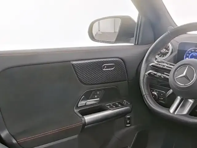 Mercedes-Benz EQA 300