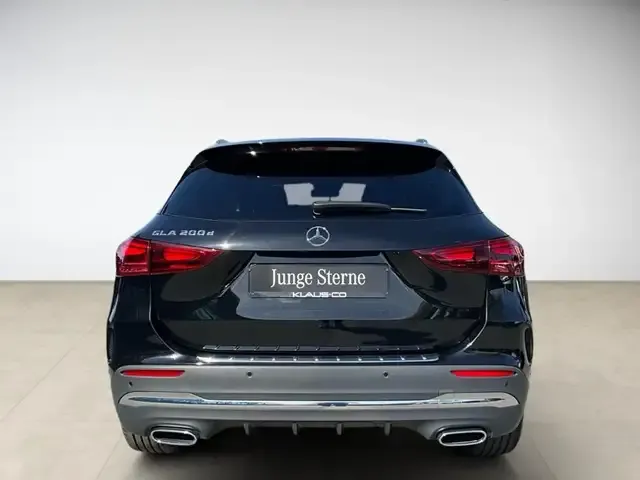 Mercedes-Benz GLA 200
