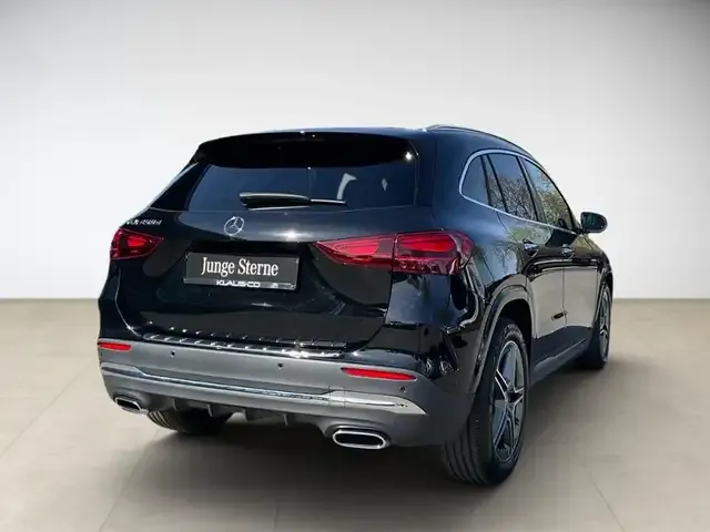 Mercedes-Benz GLA 200