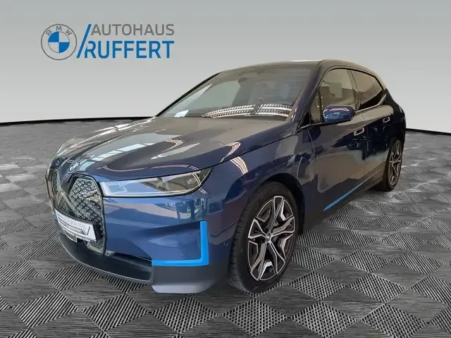 BMW iX