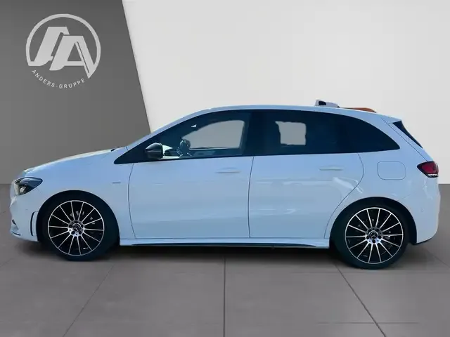 Mercedes-Benz B 180
