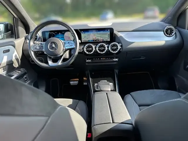 Mercedes-Benz B 180