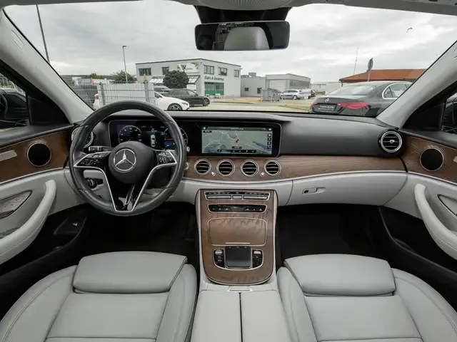 Mercedes-Benz E 300