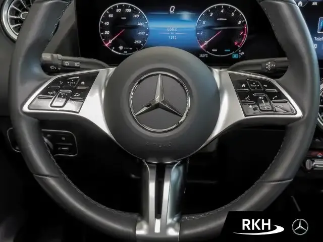 Mercedes-Benz GLA 180