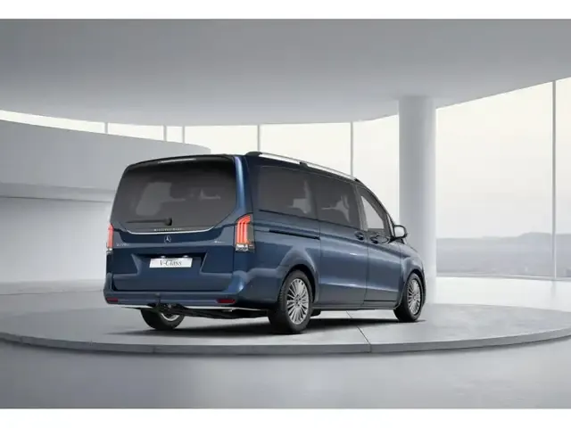 Mercedes-Benz V 220