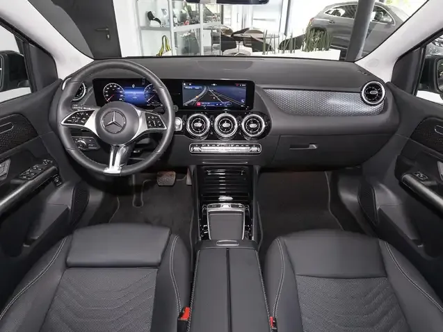 Mercedes-Benz B 180
