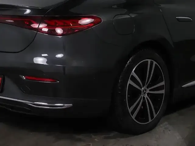 Mercedes-Benz EQE 300