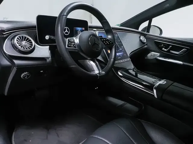 Mercedes-Benz EQE 300