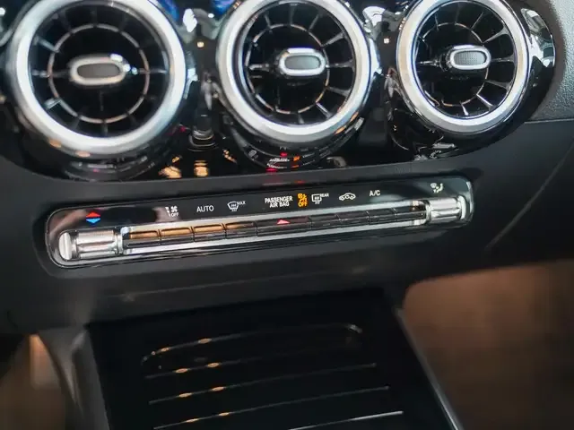 Mercedes-Benz GLA 180