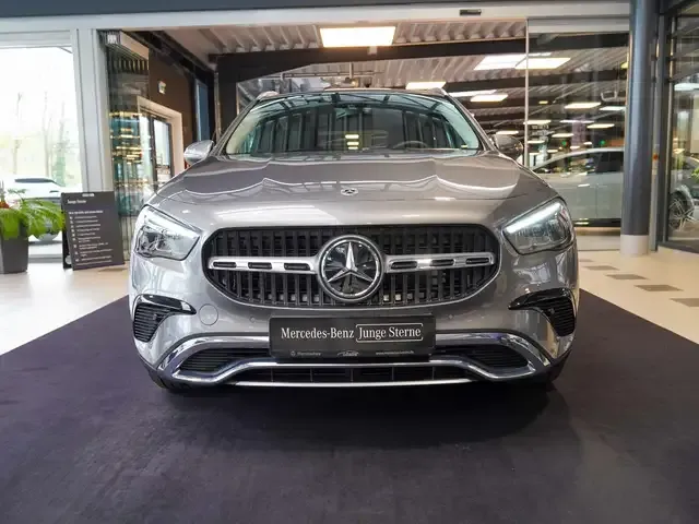 Mercedes-Benz GLA 180