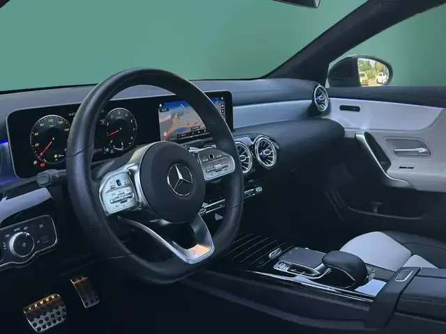 Mercedes-Benz CLA 200
